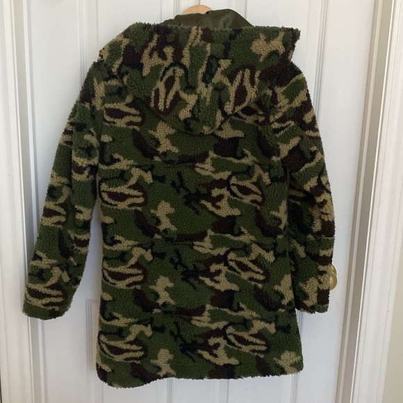 Forever 21 Camo Sherpa Jacket (S) - Picture 5 of 5